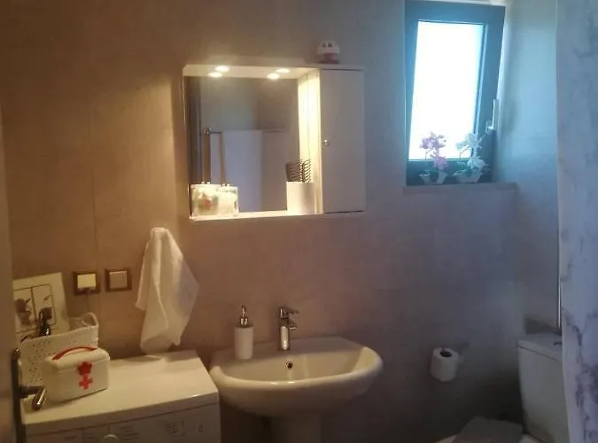 Olivia * Hriszí Aktí Haniá